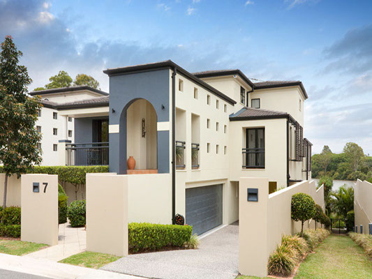 Shirley Raven - Humanics Property | real estate agency | Paragon St, Yeronga QLD 4104, Australia | 0732171100 OR +61 7 3217 1100