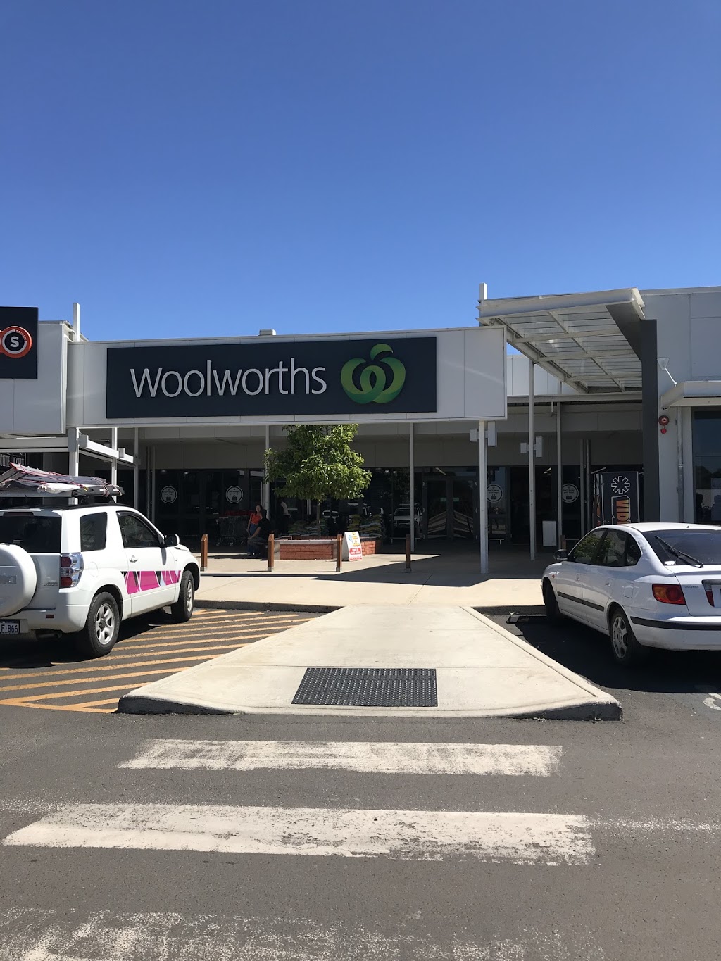 Woolworths Manjimup | supermarket | 93-101 Mottram St, Manjimup WA 6258, Australia | 0897713322 OR +61 8 9771 3322