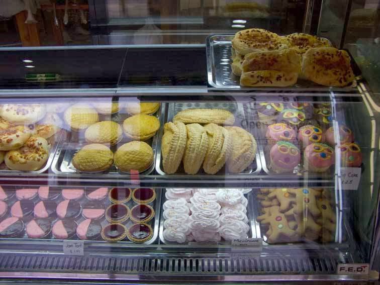 Huy Hoangs Bakery | 12-14 Parklawn Pl, North St Marys NSW 2760, Australia | Phone: (02) 8604 8222