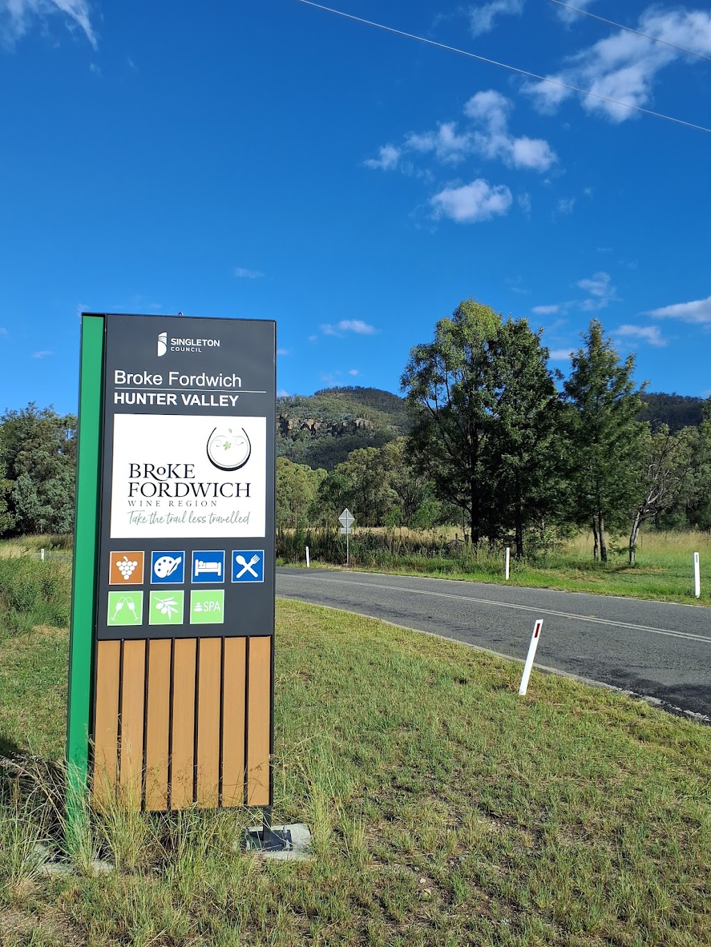 Singleton Council Information Sign | 2615A Putty Rd, Milbrodale NSW 2330, Australia | Phone: (02) 6578 7560