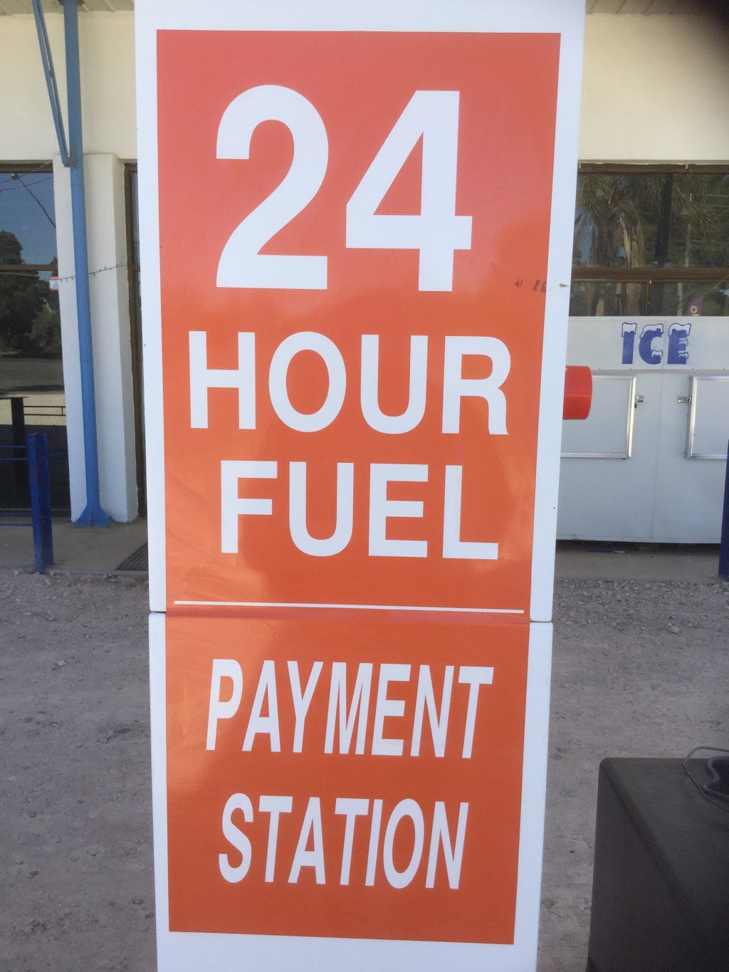 Metro Petroleum | gas station | 18-20 Zara St, Goolgowi NSW 2652, Australia | 0269651162 OR +61 2 6965 1162