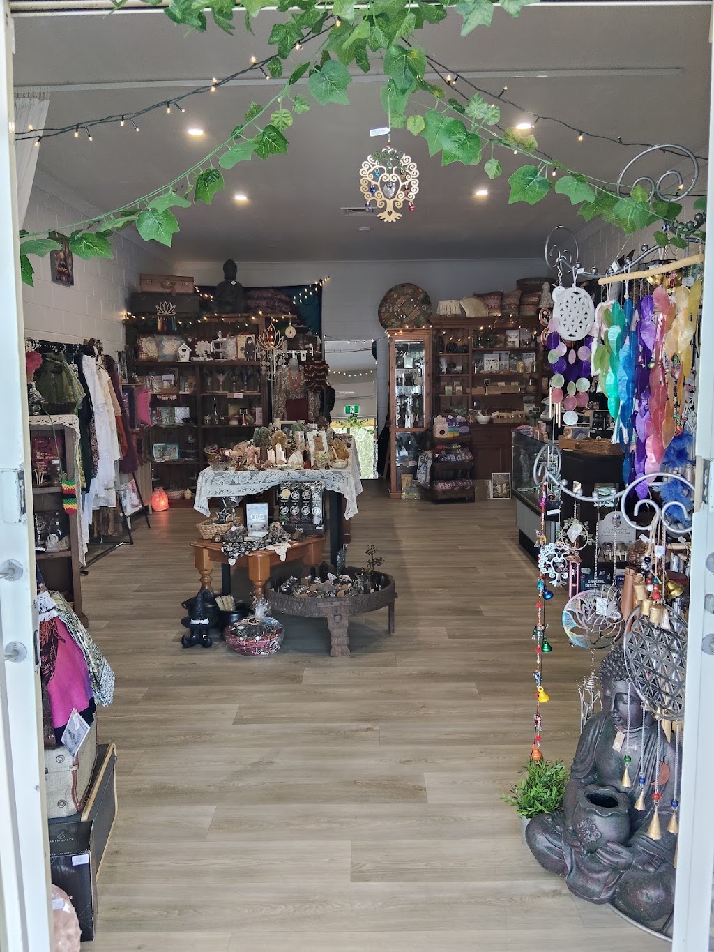 Radiant Temple | Shop 7/866 Beerburrum Rd, Elimbah QLD 4516, Australia | Phone: 0494 639 371