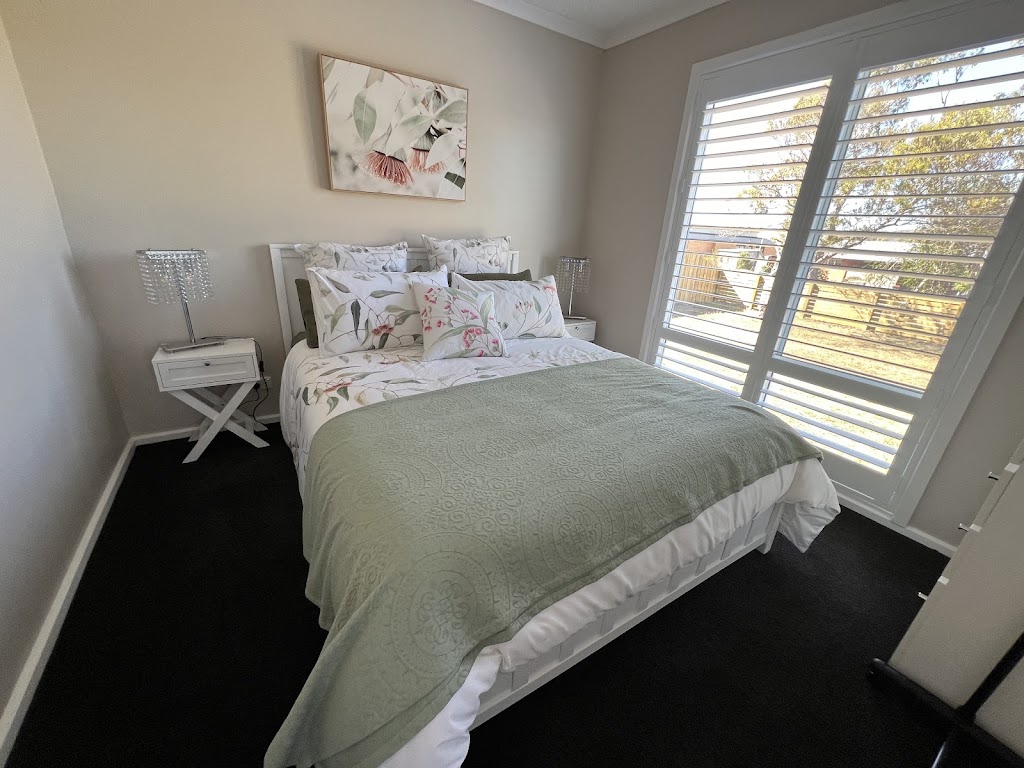 Ladybug Cottage | 12 Constance St, Dunalley TAS 7177, Australia | Phone: 0409 974 688