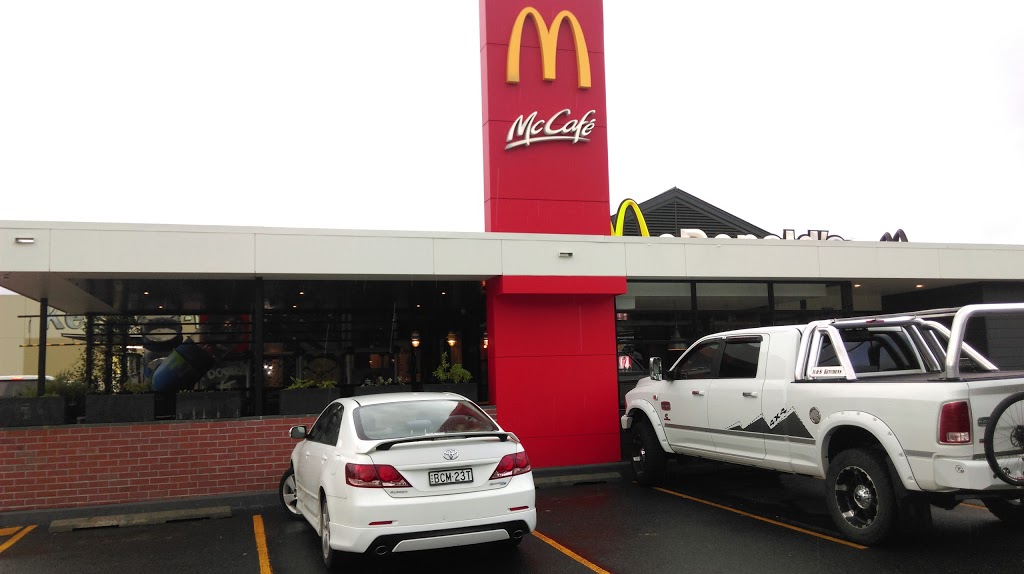 McDonalds Coffs Service Centre | meal takeaway | Coffs Harbour Service Centre, Pacific Hwy, Coffs Harbour NSW 2450, Australia | 0266527600 OR +61 2 6652 7600