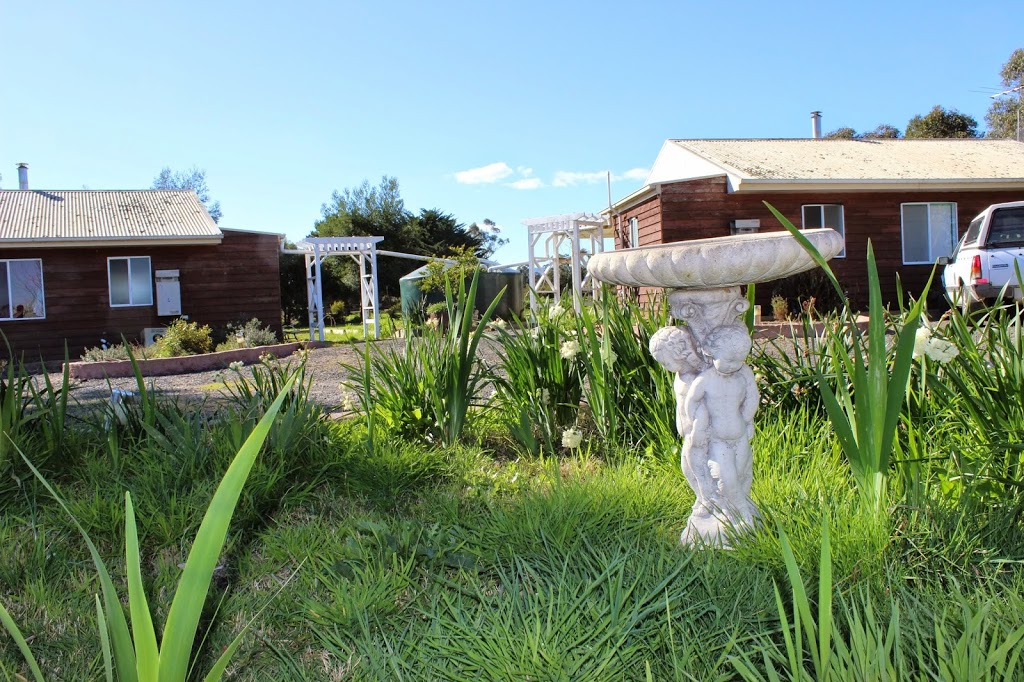 Dixiglen Farm | lodging | 1607 Melba Hwy, Dixons Creek VIC 3775, Australia | 0359652244 OR +61 3 5965 2244