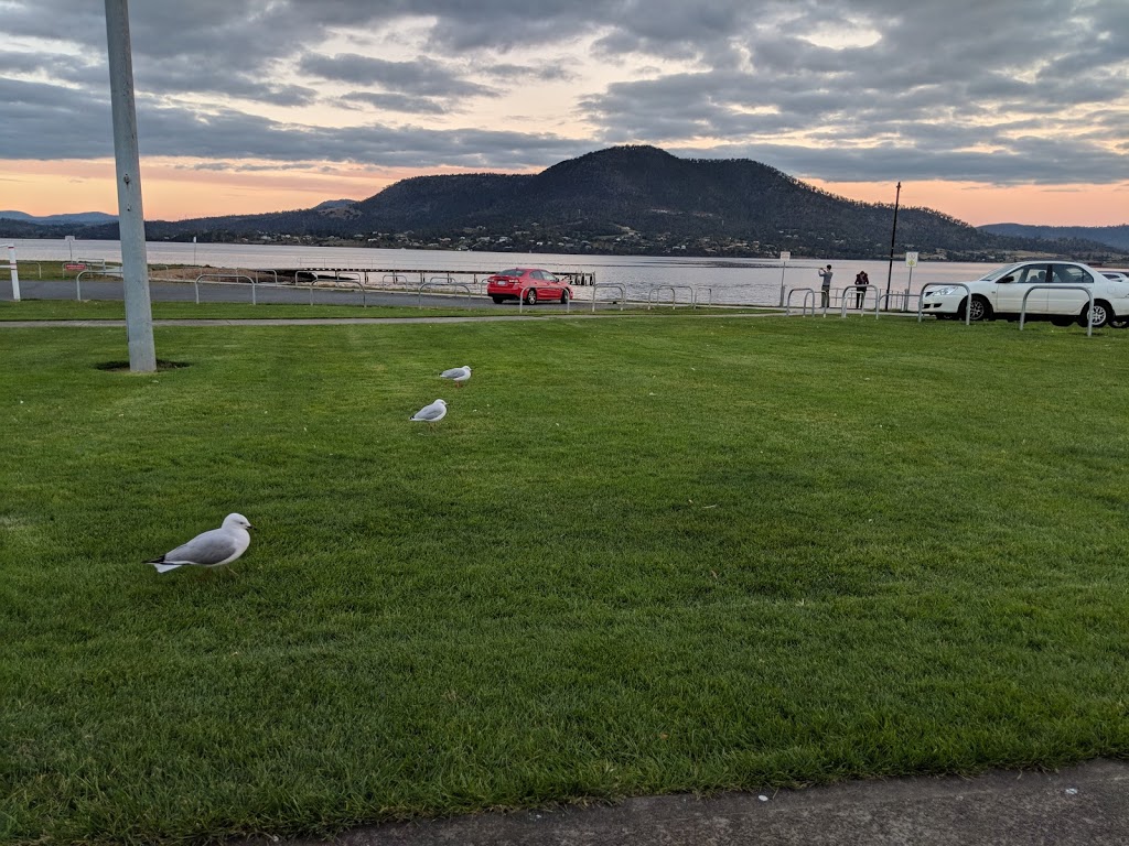 Montrose Foreshore Community Park | park | Brooker Hwy, Glenorchy TAS 7010, Australia