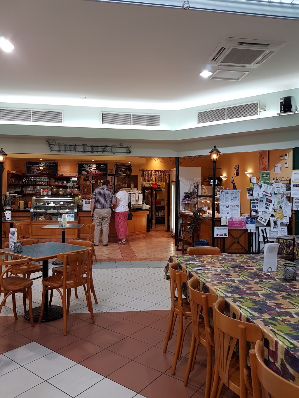 Vincenzos Coffee Lounge | cafe | 94 Byrnes St, Mareeba QLD 4880, Australia | 0740927013 OR +61 7 4092 7013