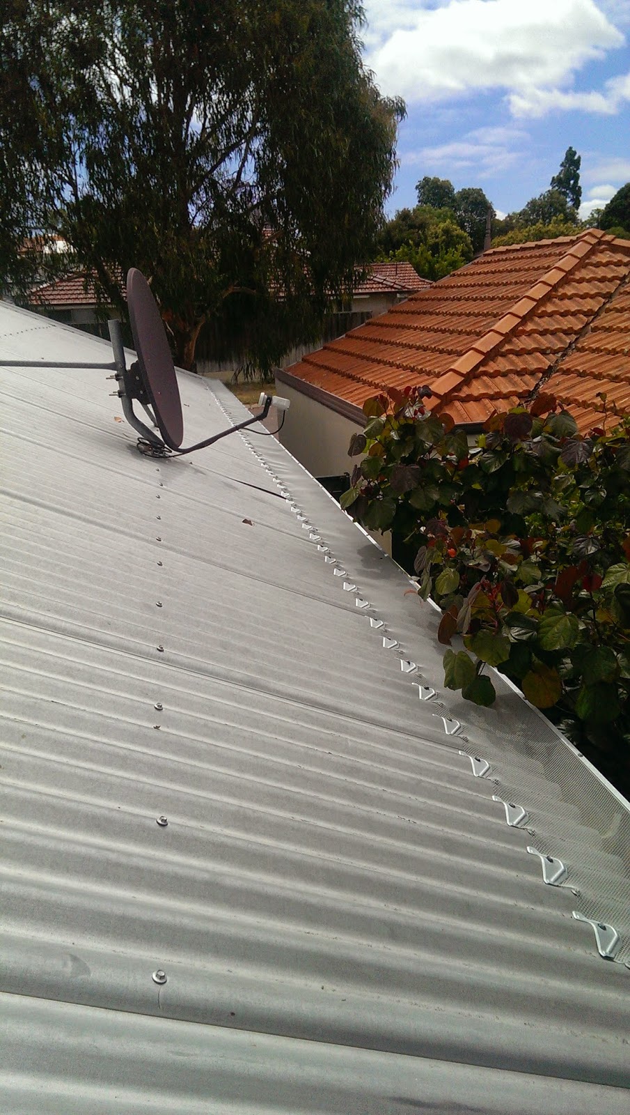 West Oz Gutter Protection | Lyon Road, Atwell WA 6164, Australia | Phone: 0438 905 794