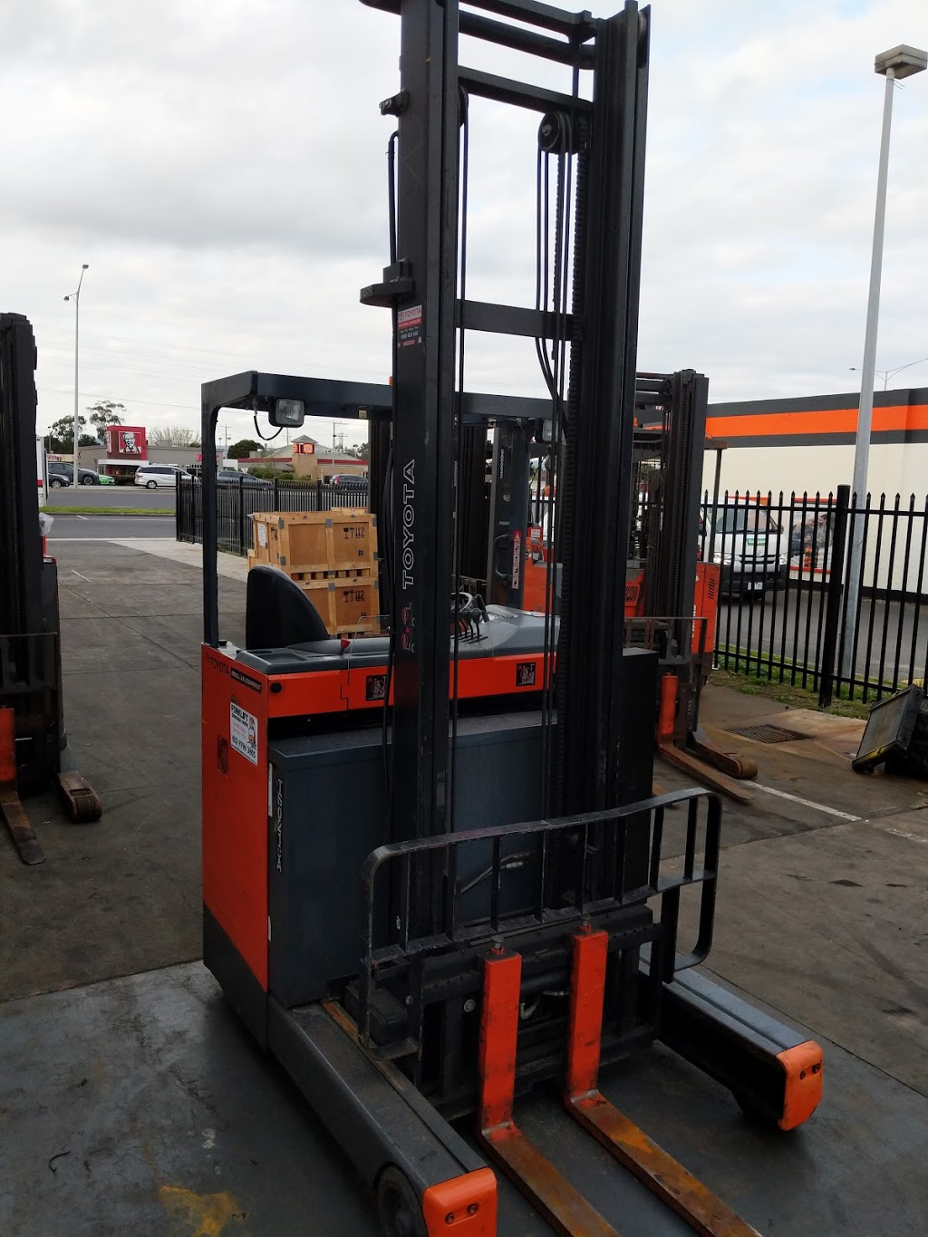 Forklift Clearance Centre | store | 237 Princes Hwy, Hallam VIC 3803, Australia | 0397963805 OR +61 3 9796 3805