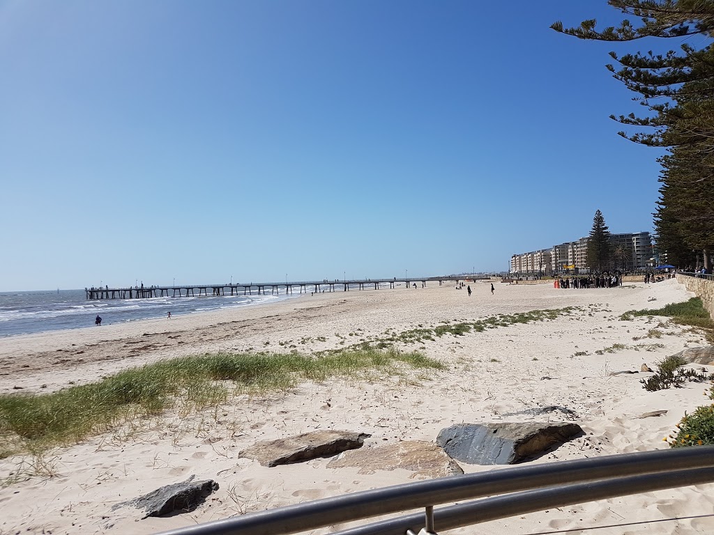 South Esplanade Apartment | Glenelg SA 5045, Australia | Phone: 0432 867 257