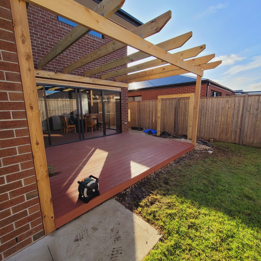 Southeast deck builder | 32 Plymouth Blvd, Clyde North VIC 3978, Australia | Phone: 0404 070 901