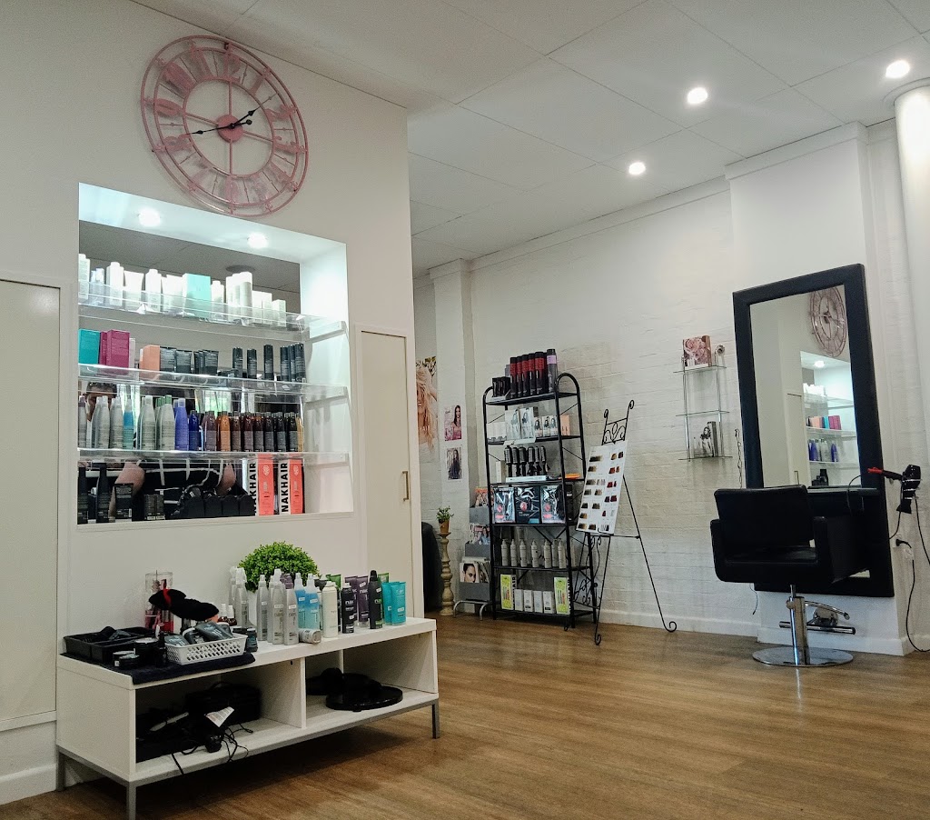 Livs Hair & Beauty | hair care | 54 Pine Ave, Leeton NSW 2705, Australia | 0269533592 OR +61 2 6953 3592