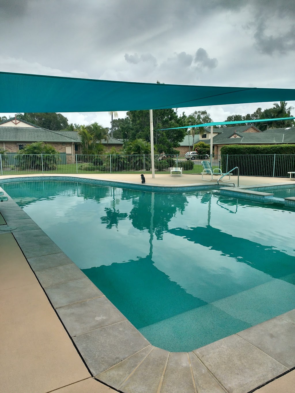 Runaway Vista | lodging | 284 Oxley Dr, Coombabah QLD 4216, Australia | 0755379949 OR +61 7 5537 9949