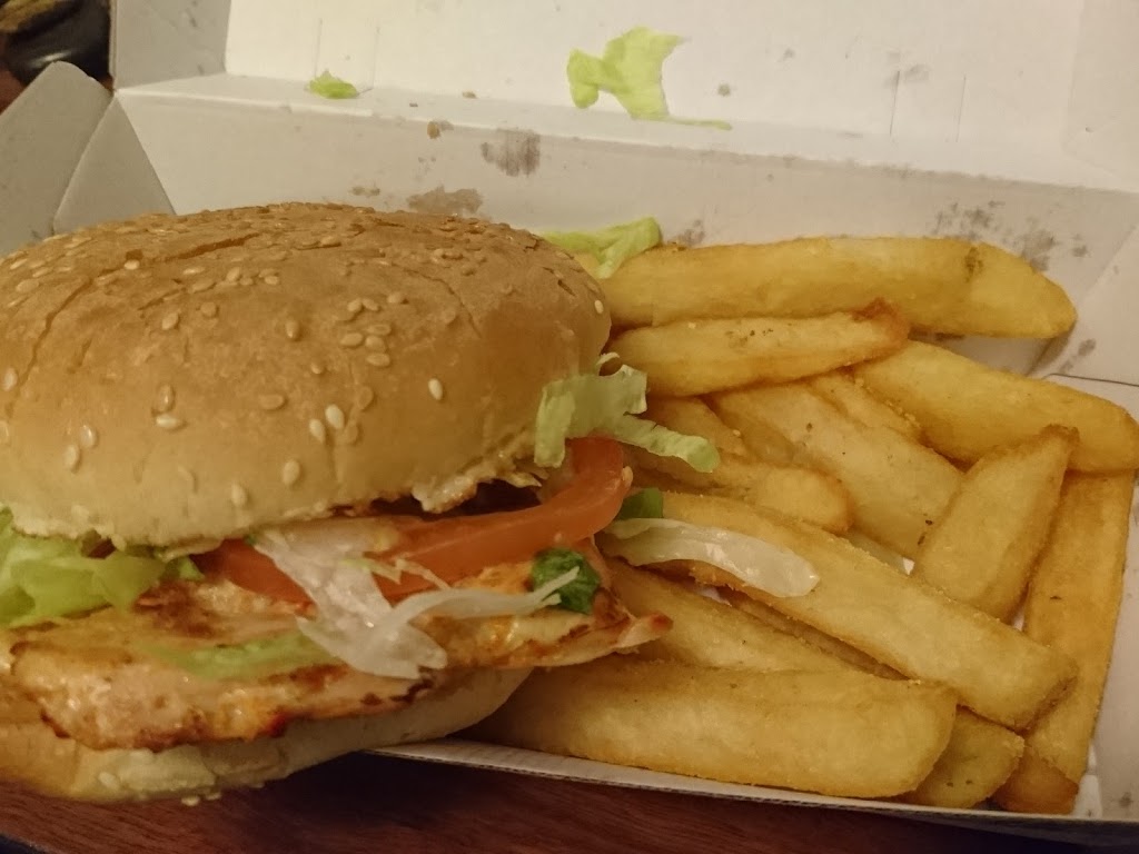 Base and Burger | meal takeaway | Shop t18/11-13 Main St, Mount Annan NSW 2567, Australia | 0246461522 OR +61 2 4646 1522