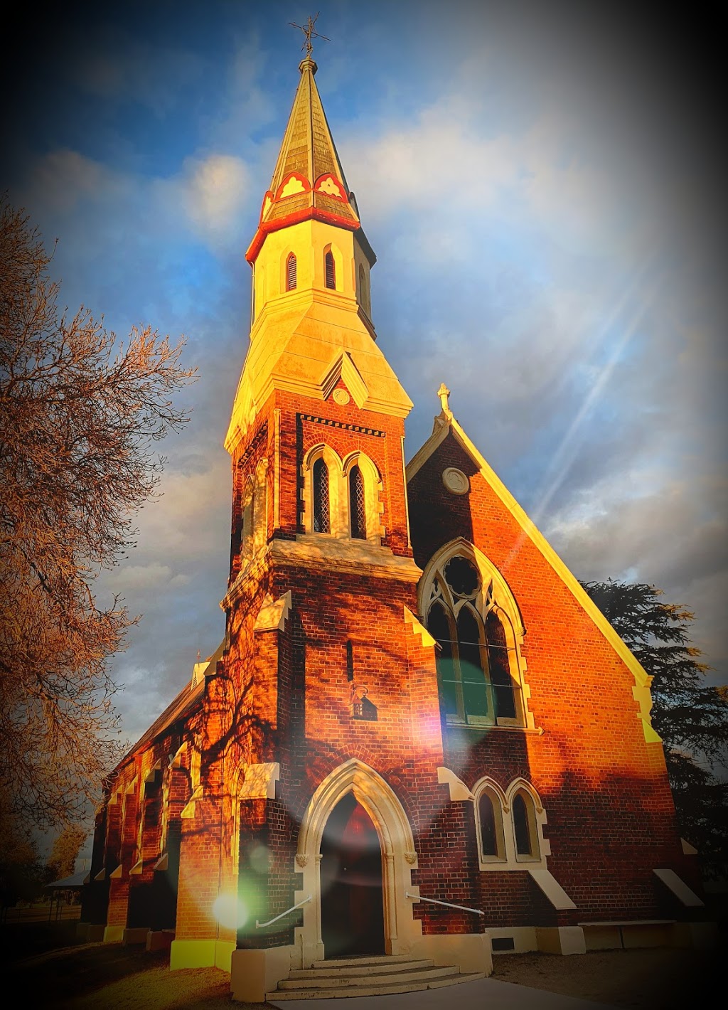 Inverell Presbyterian Church | church | 94 Vivian St, Inverell NSW 2360, Australia | 0267210511 OR +61 2 6721 0511