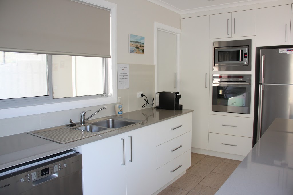 Five Beaches | lodging | 20 Highcrest Ave, Binalong Bay TAS 7216, Australia | 0407808738 OR +61 407 808 738