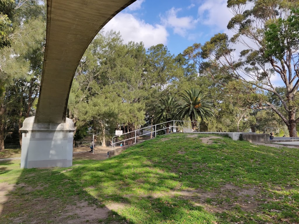 Whites Creek Valley Park | White St & Piper Street, Annandale NSW 2038, Australia | Phone: (02) 9392 5000