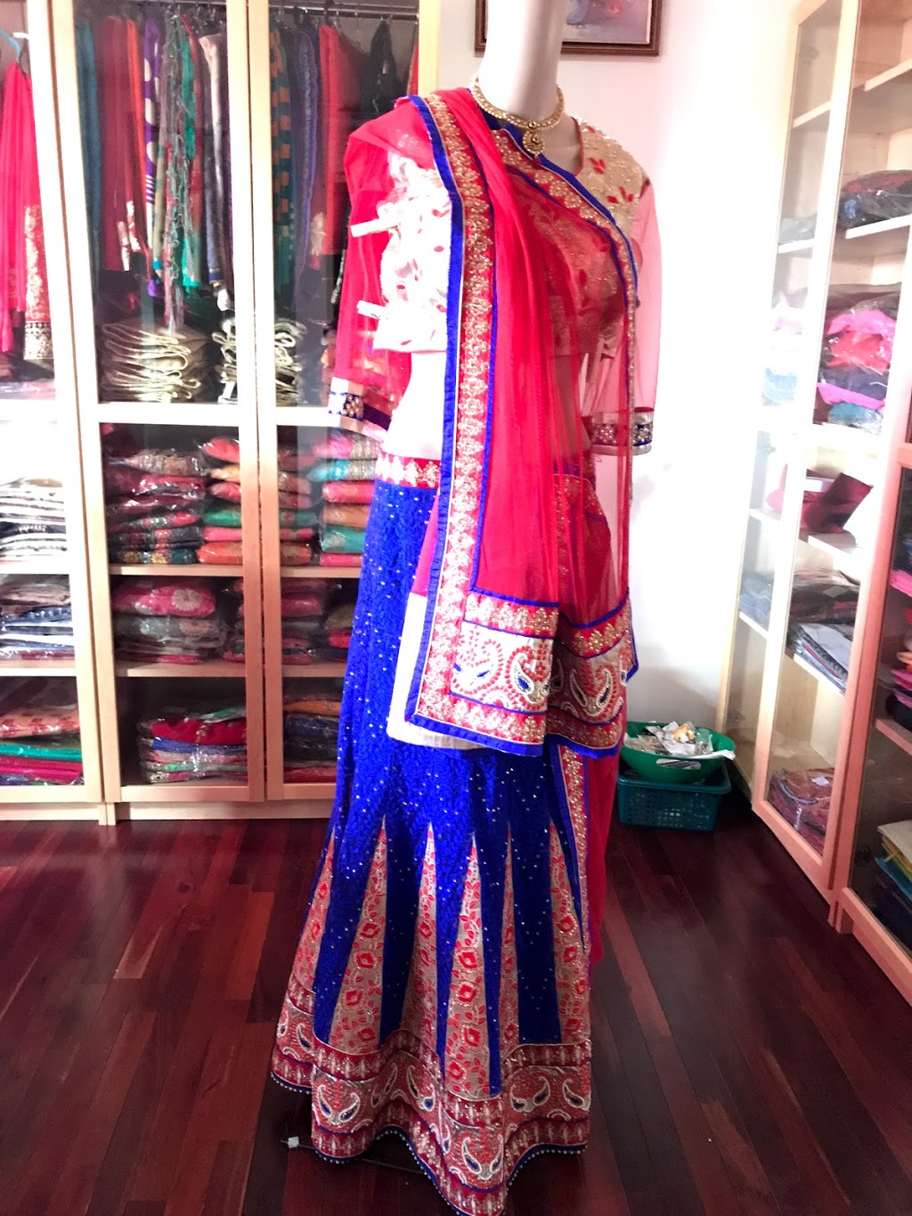 Pushpas Indian Clothing Store | clothing store | 185 Warton Rd, Thornlie WA 6108, Australia | 0423939445 OR +61 423 939 445