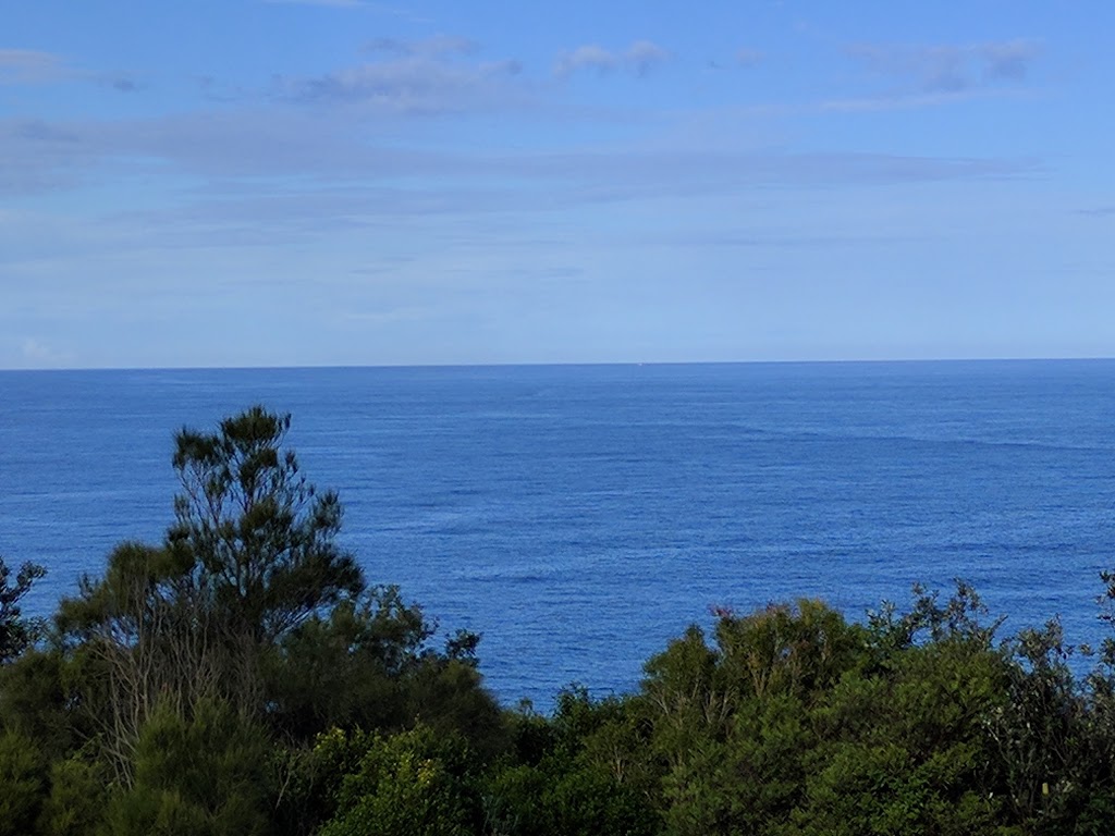 Gerringong Whale Watching Platform | park | 3 Tasman Dr, Gerringong NSW 2534, Australia