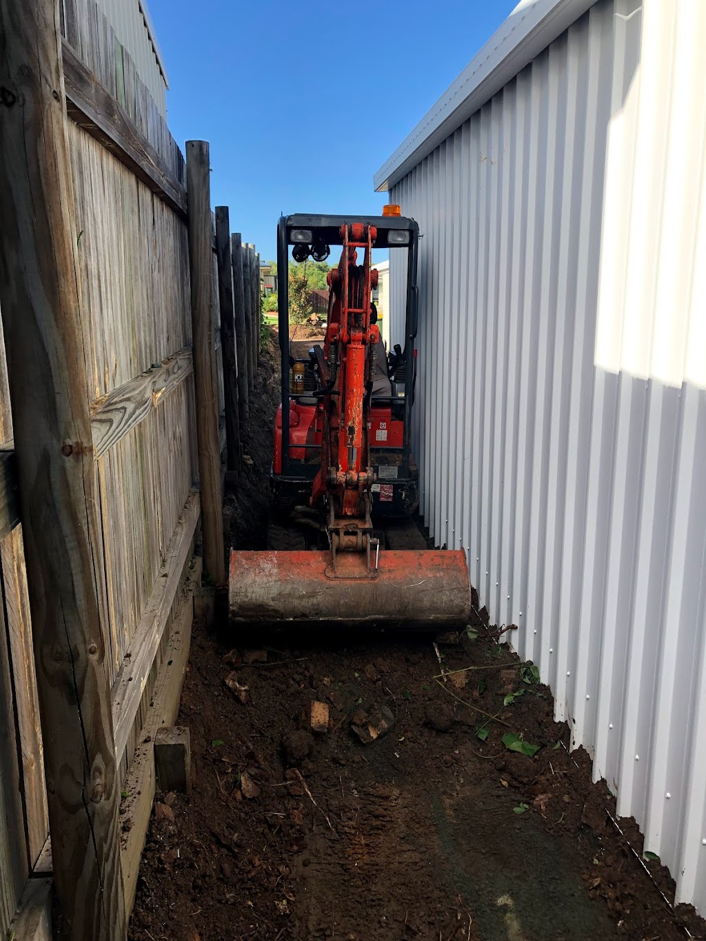 Darren Weight mini excavator hire | general contractor | 97 Millview Rd, Yeppoon QLD 4703, Australia | 0437738629 OR +61 437 738 629