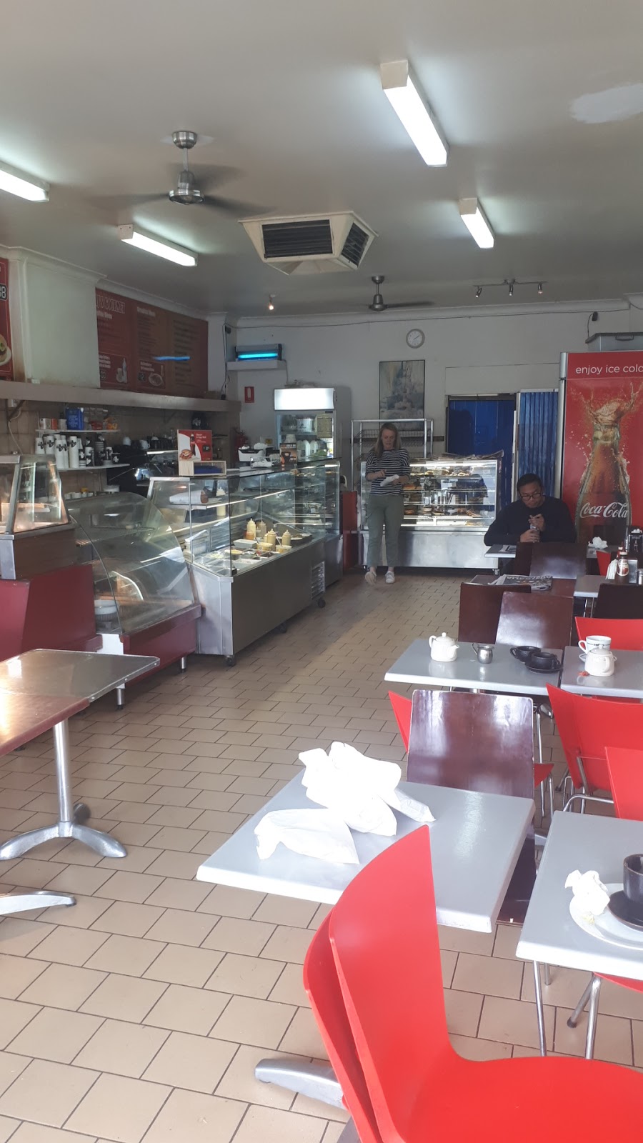 AJs Bakery & Cafe | bakery | 243 E Boundary Rd, Bentleigh East VIC 3165, Australia | 0395790883 OR +61 3 9579 0883