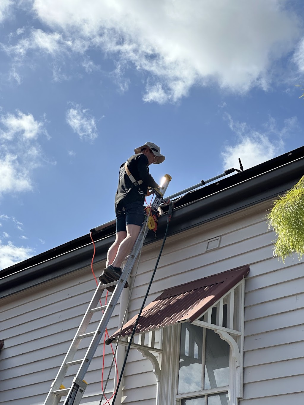 Lyrebird Outdoor Cleaning | 1615 Old Sale Rd, Buln Buln East VIC 3821, Australia | Phone: 0422 109 629