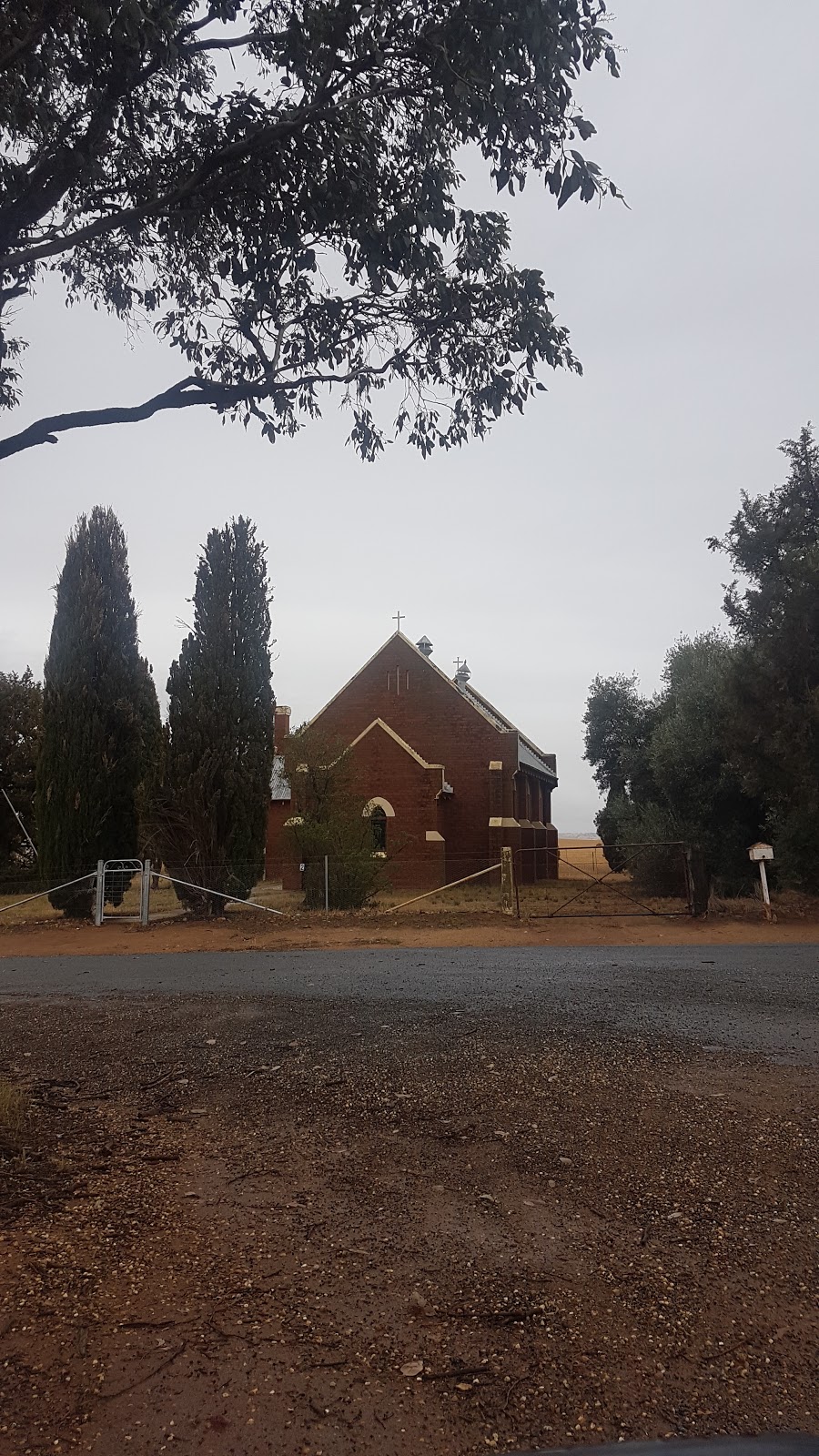 Saint Margarets Anglican Church | 2 Cochranes Rd, Yathella NSW 2650, Australia