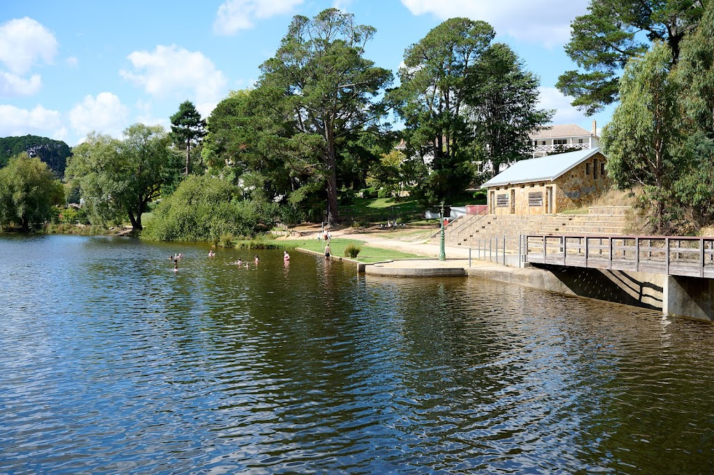 Lake Daylesford Swimming Jetty | 16 Leggatt St, Daylesford VIC 3460, Australia | Phone: (03) 9646 8688