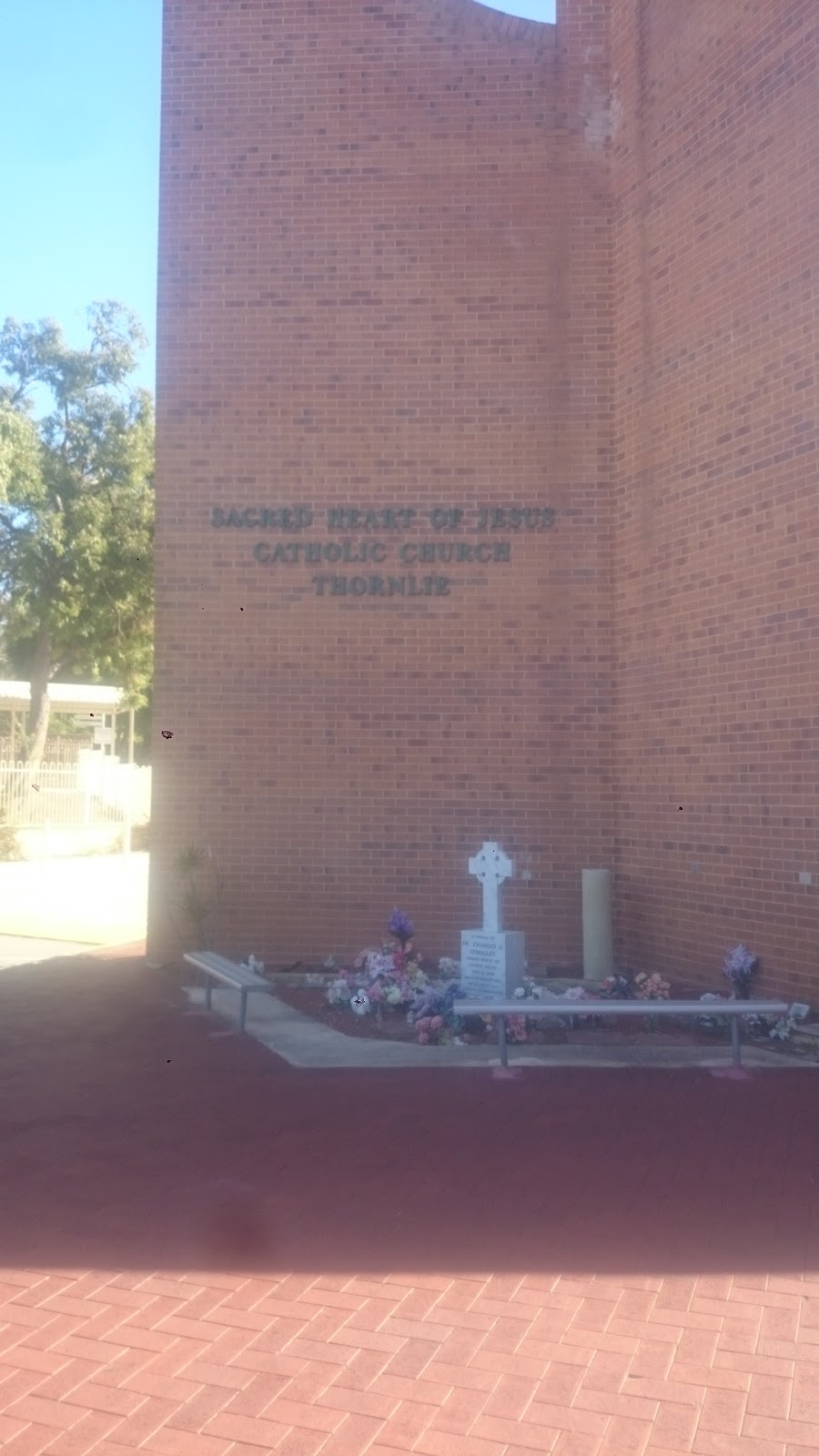 Sacred Heart Primary School | school | 40 Ovens Rd, Thornlie WA 6108, Australia | 0892513000 OR +61 8 9251 3000