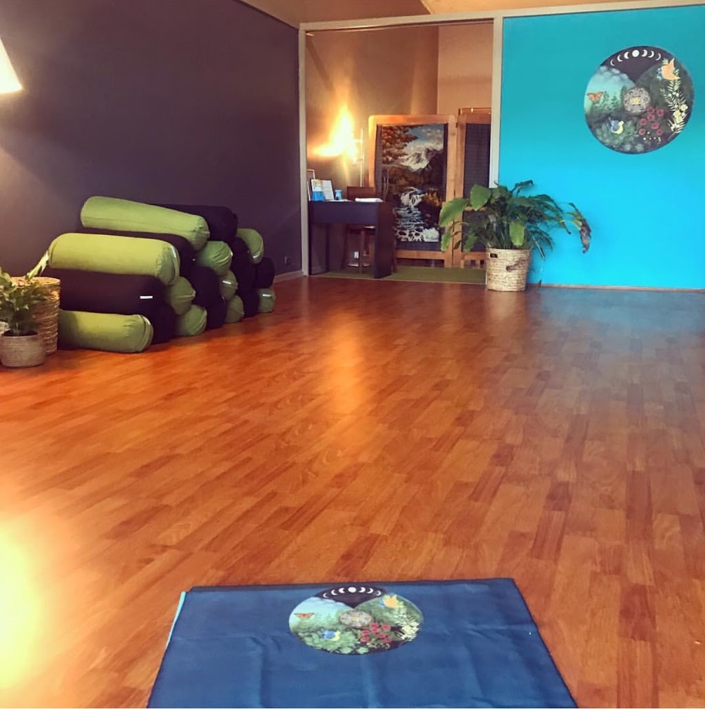 Yoga Connect Shen | gym | 613 Logan Rd, Greenslopes QLD 4120, Australia | 0490915628 OR +61 490 915 628