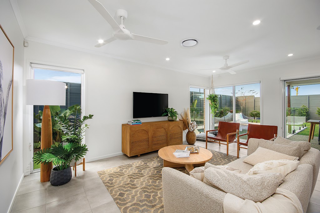 Cottontree - Aura Display Home by Vantage Homes | general contractor | 6 Patricia La, Bells Creek QLD 4551, Australia | 0436385344 OR +61 436 385 344
