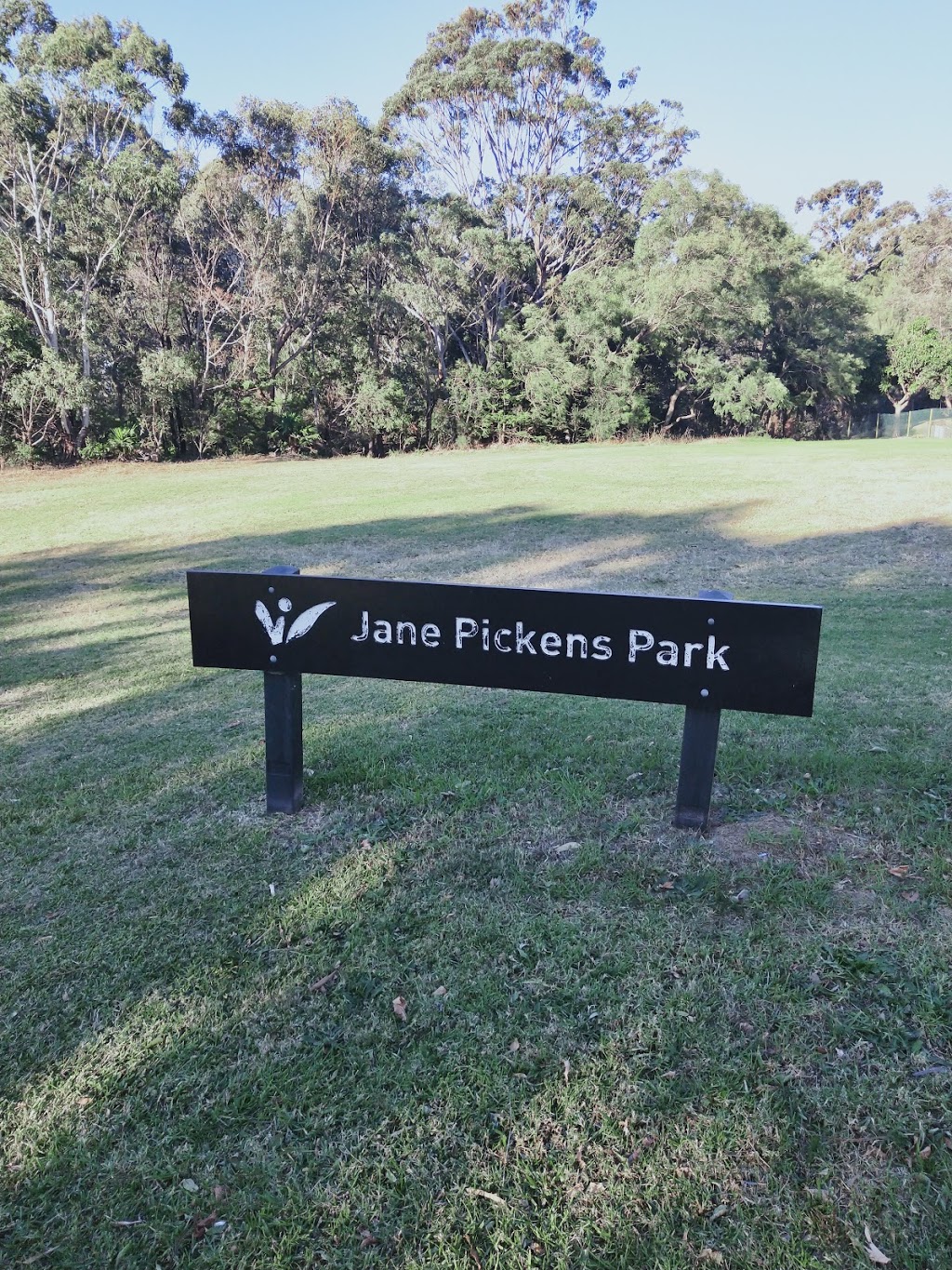 Jane Pickens Park | park | 61 Foothills Rd, Balgownie NSW 2519, Australia | 0242277111 OR +61 2 4227 7111