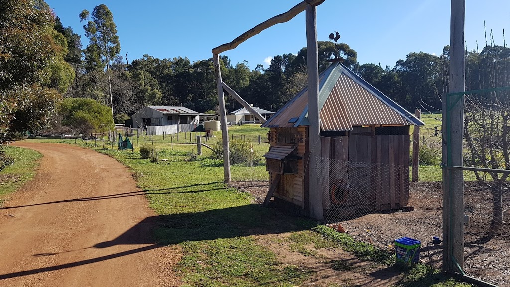 Banksia Springs Accommodation | 110 Hardenbergia Rd, Dwellingup WA 6213, Australia