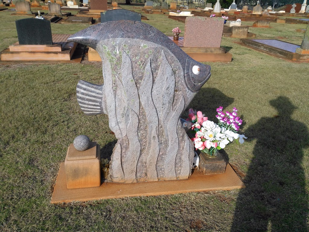 Taabinga Cemetery | parking | Pioneer Rd (Taabinga Cemetery), Taabinga QLD 4610, Australia