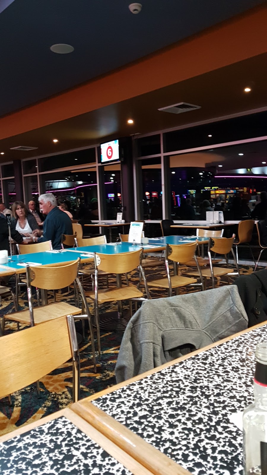 19th Link Restaurant | Shoalhaven Ex-servicemen’s Sports Club, 131 Greenwell Point Rd, Nowra NSW 2541, Australia | Phone: (02) 4421 0388