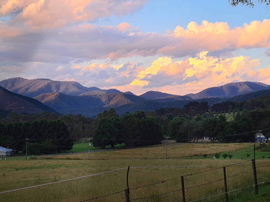 Sidling House | 48 Sidling Track, Wandiligong VIC 3744, Australia | Phone: 0407 305 758