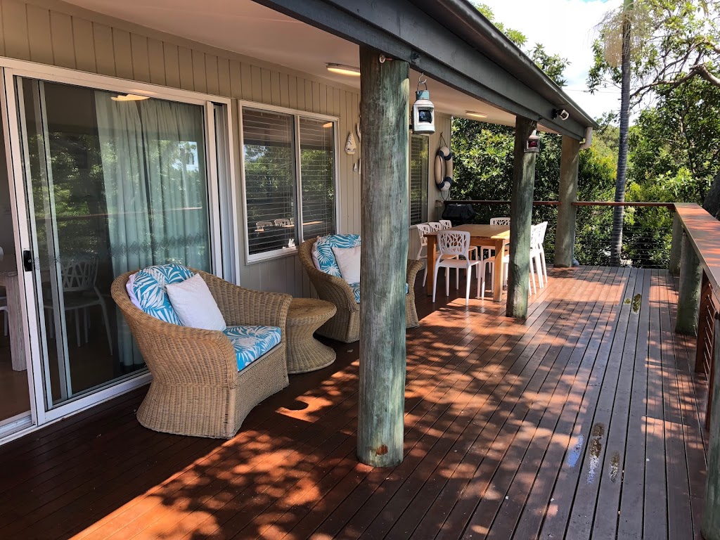 Katandra Beach House | lodging | 94 Mooloomba Rd, Point Lookout QLD 4183, Australia | 0734153949 OR +61 7 3415 3949