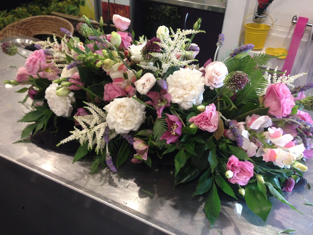 Wild Bunch Florist | florist | 609 Old Northern Rd, Glenhaven NSW 2156, Australia | 0288507030 OR +61 2 8850 7030