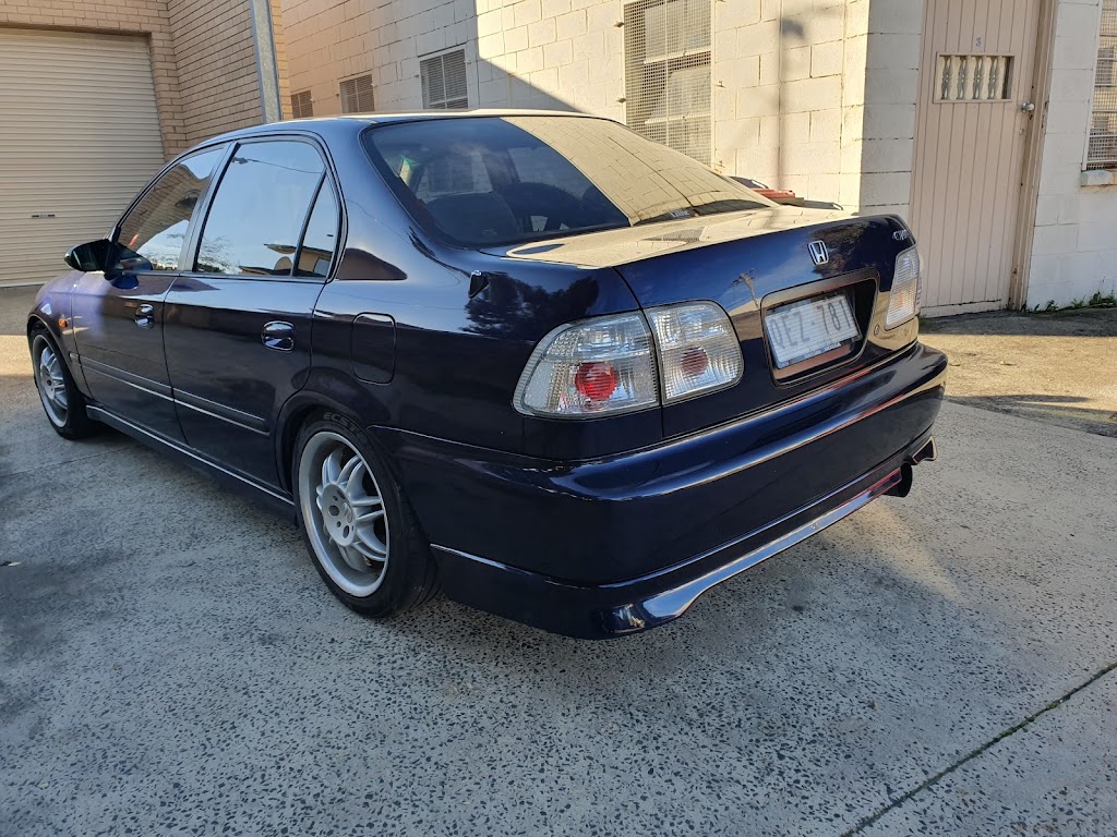 LH Motor Body | 12 McGlone St, Mitcham VIC 3132, Australia | Phone: (03) 9873 0044
