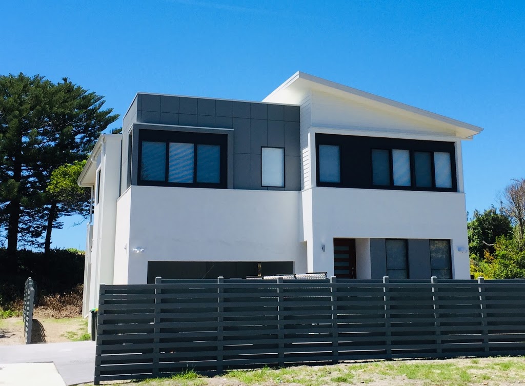 Sea and Sun Beach House | lodging | 115A Budgewoi Rd, Noraville NSW 2263, Australia | 0243964474 OR +61 2 4396 4474