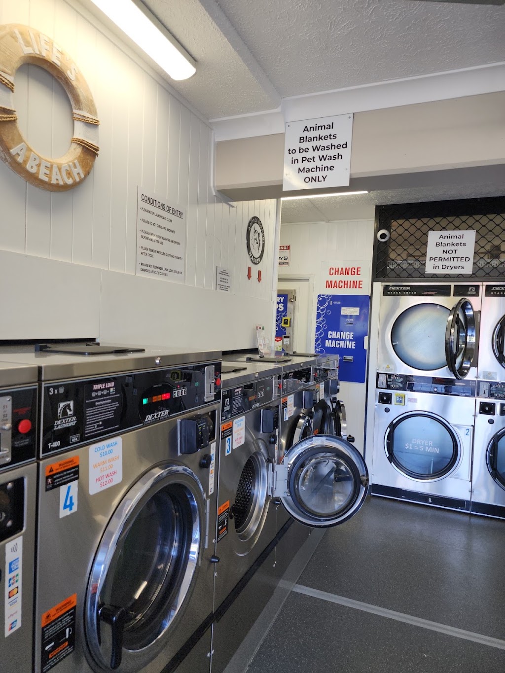 Waves Laundromat Miami | Ste 4/2098 Gold Coast Hwy, Miami QLD 4220, Australia | Phone: 0400 881 734