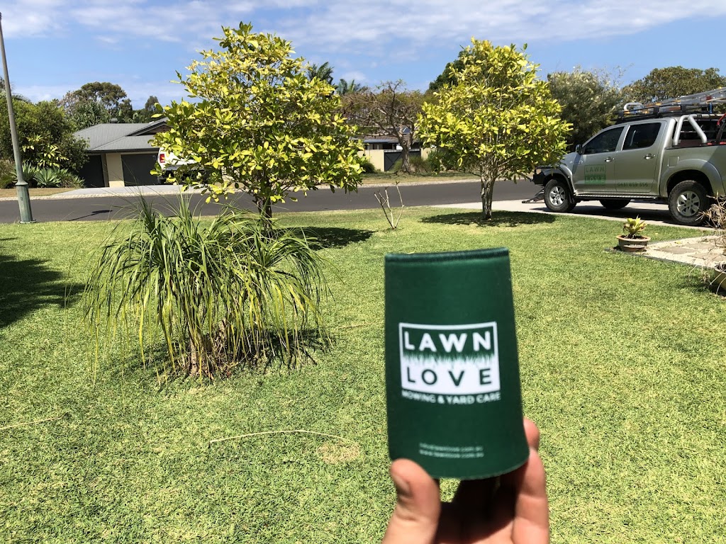 LAWN LOVE MOWING & YARD CARE |  | 33 Coogera Cct, Suffolk Park NSW 2481, Australia | 0431859356 OR +61 431 859 356