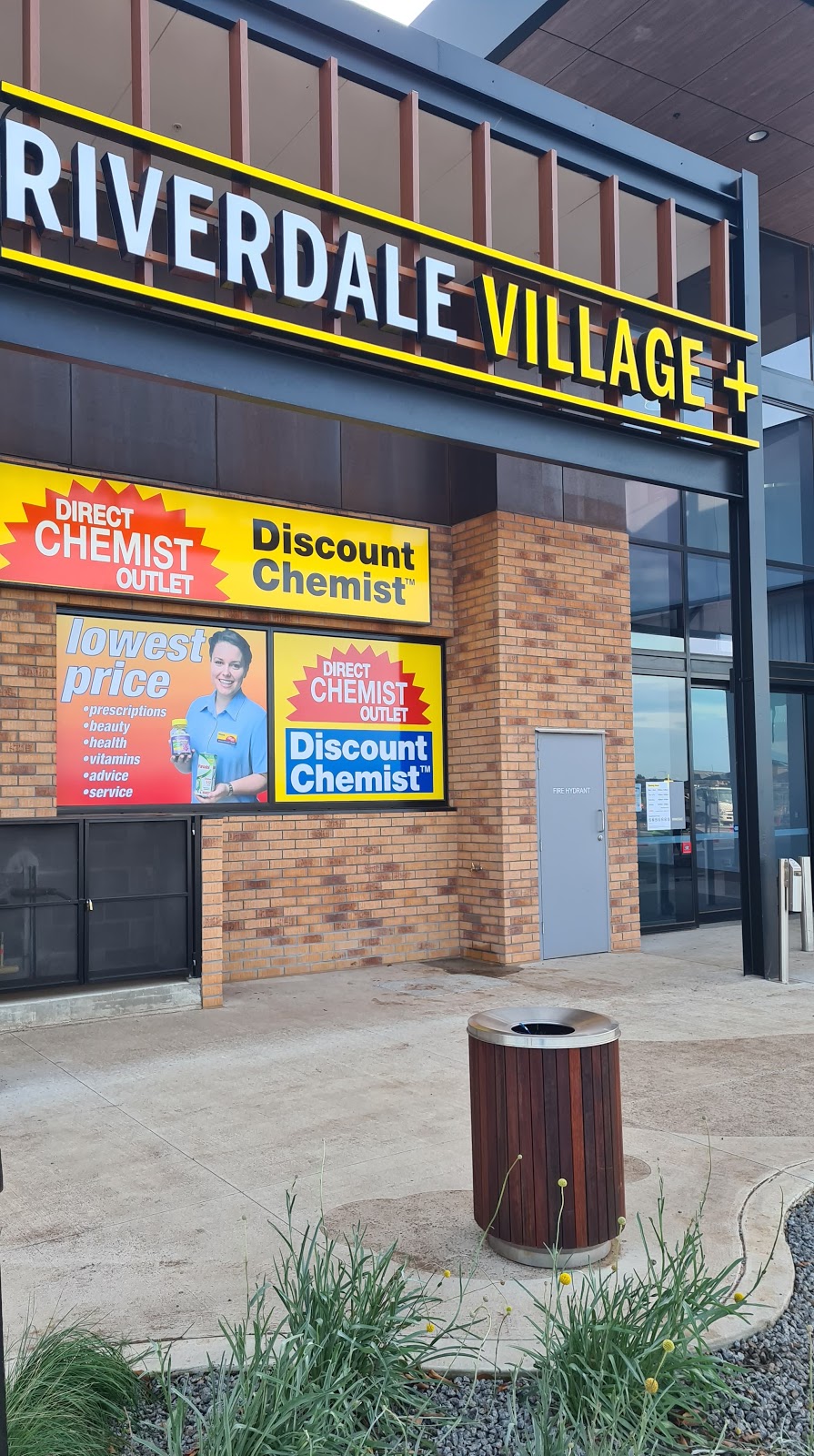 Direct Chemist Outlet Riverdale | pharmacy | Shop 4/200 Hummingbird Boulevard, Tarneit VIC 3029, Australia | 0387379588 OR +61 3 8737 9588