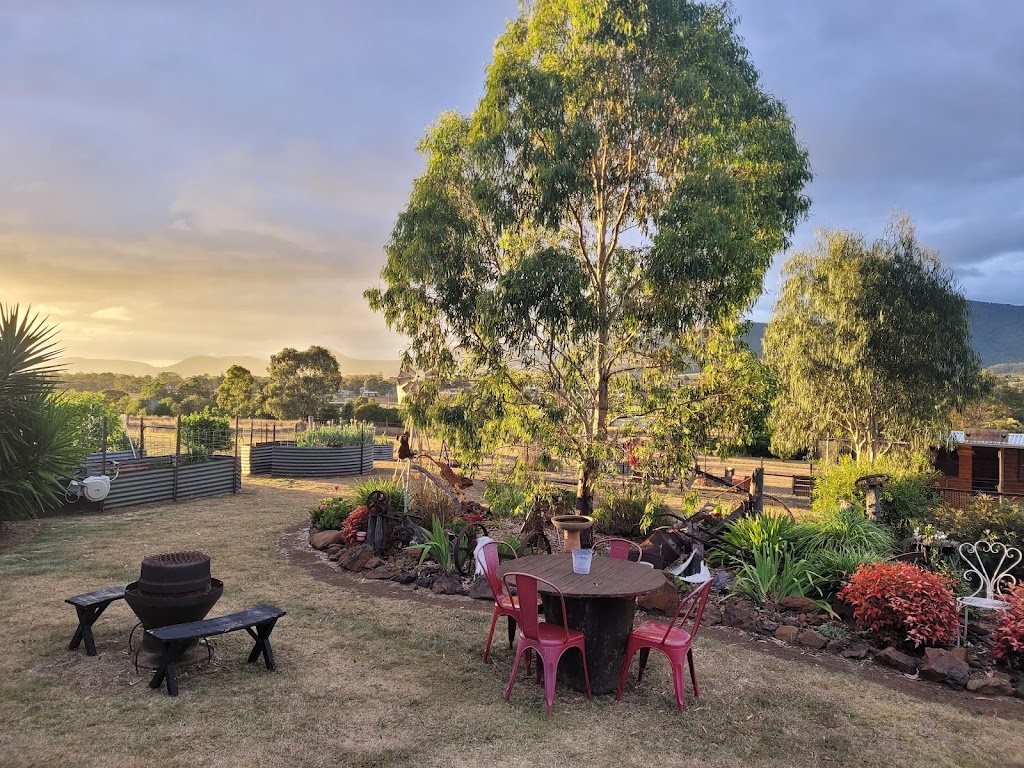 Maryvale Hilltin Accommodation | 6 Dunns Rd, Maryvale QLD 4370, Australia | Phone: 0417 797 124