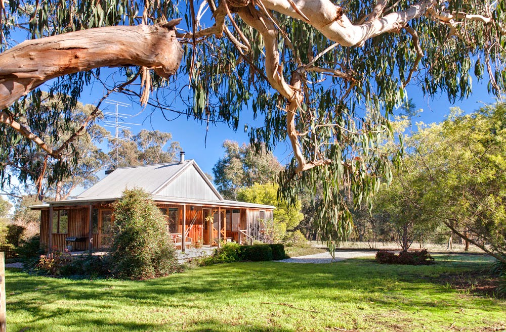 Bluegum Ridge Cottages | 434 Buttercup Rd, Merrijig VIC 3723, Australia | Phone: (03) 5777 5761