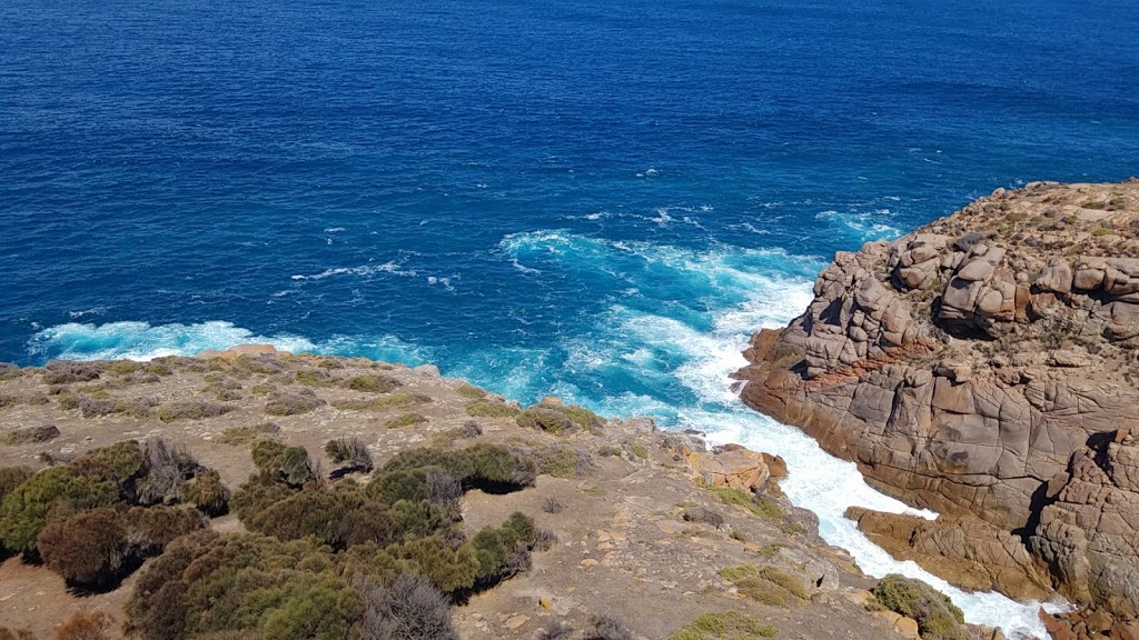 Cape Willoughby Lighthouse Keepers Heritage Accommodation | Cape Willoughby Conservation Park, Cape Willoughby Road, Kangaroo Island SA 5222, Australia | Phone: (08) 8553 4410