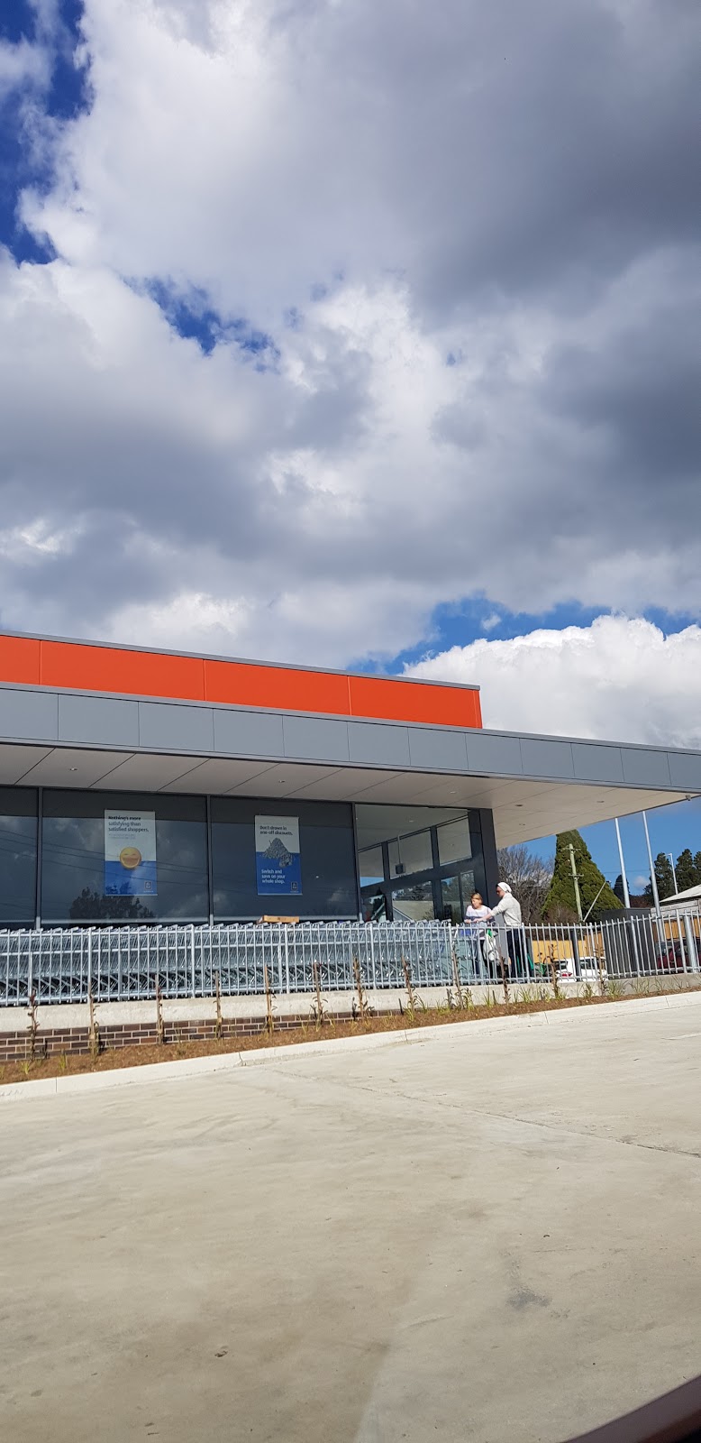 ALDI | supermarket | Argyle St and Roberston Rd, Moss Vale NSW 2577, Australia