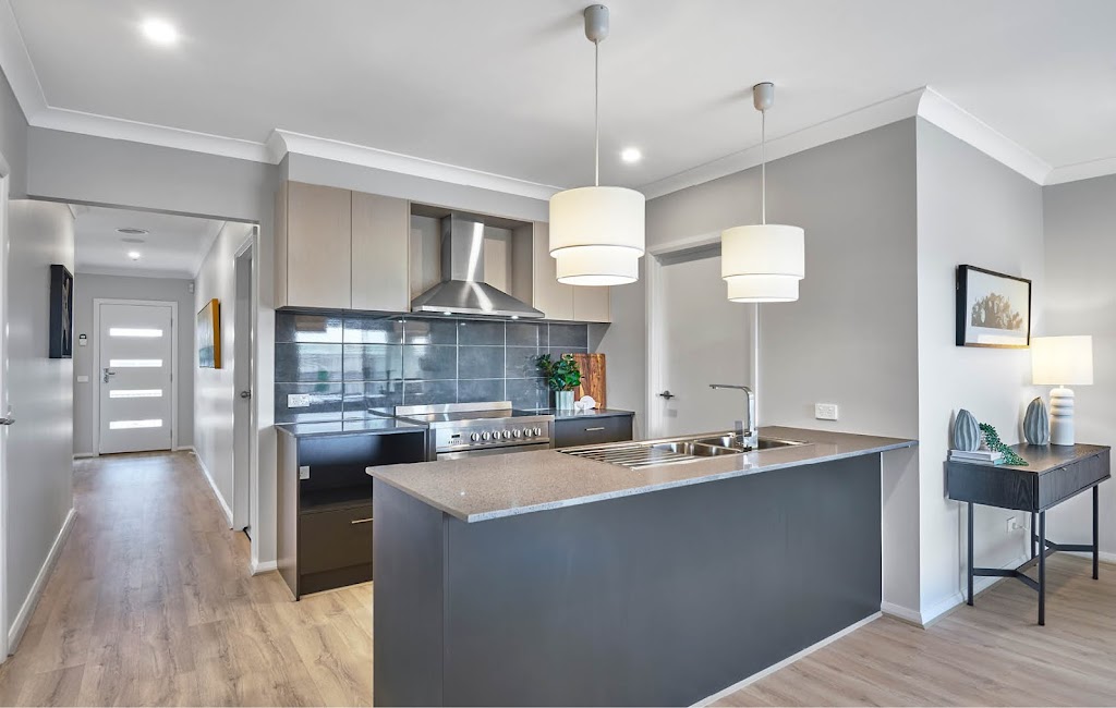 SJD Homes Display Home - Averley Estate, Nar Nar Goon North | 50 Apsley Pkwy, Nar Nar Goon North VIC 3812, Australia | Phone: (03) 9095 8000