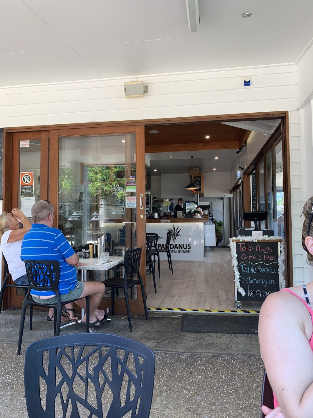 Pandanus Cafe | cafe | 7 Pandanus Parade, Cabarita Beach NSW 2488, Australia | 0266760800 OR +61 2 6676 0800