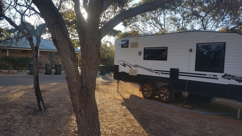 Lake King Tavern Caravan Park | campground | 1 Hetherington Way, Lake King WA 6356, Australia